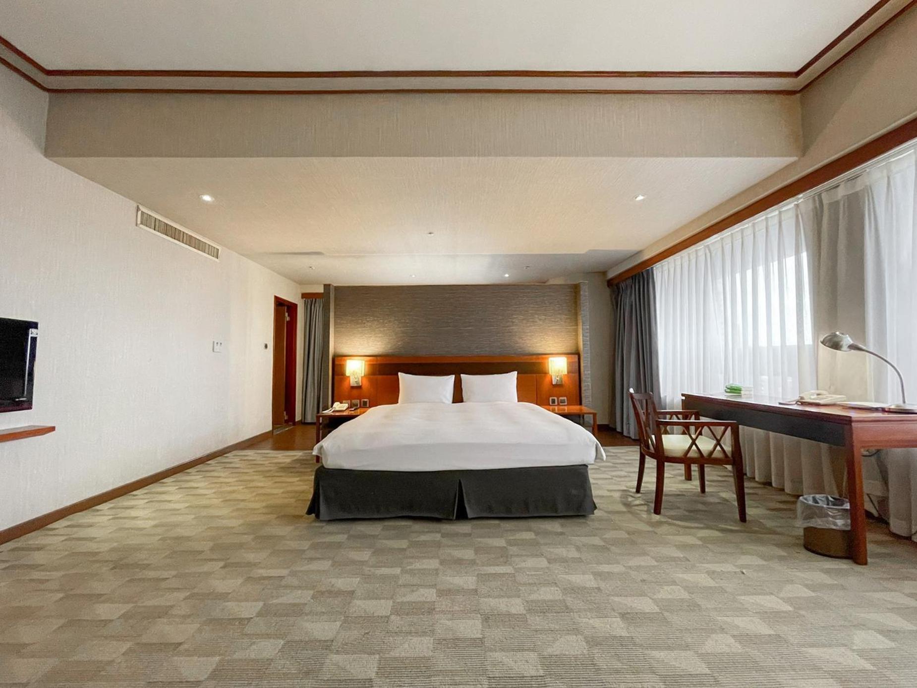 Guide Hotel Hsinchu Zhongyang Kültér fotó